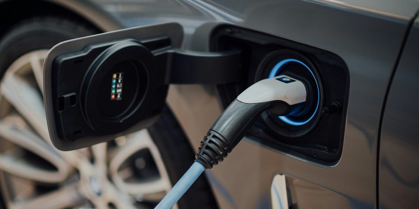Jak prowadzić historię samochodu elektrycznego